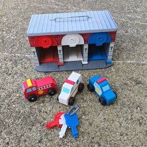 Melissa & Doug Wooden Toy Keys & Emergency Vehicle Playset